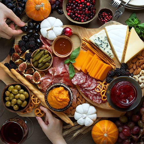 The Perfect Charcuterie Platter to Bring to Thanksgiving Parties Photo [1]