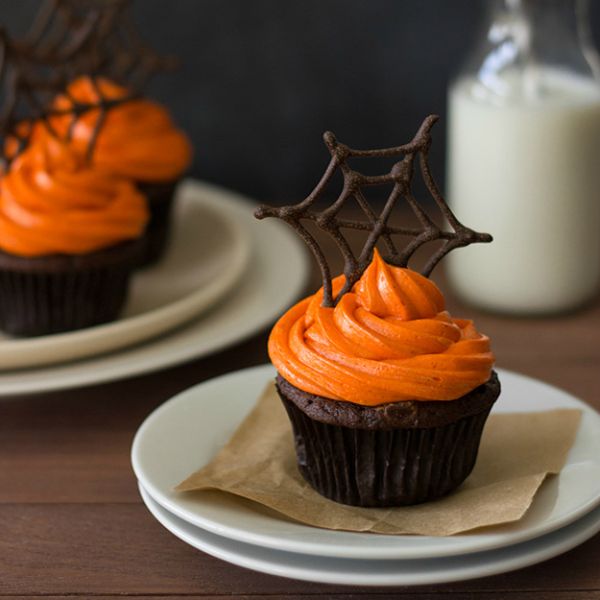 Pumpkin Chocolate Spiderweb Cupcakes