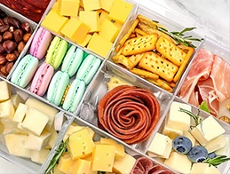 The Gourmet Snackle Travel Box