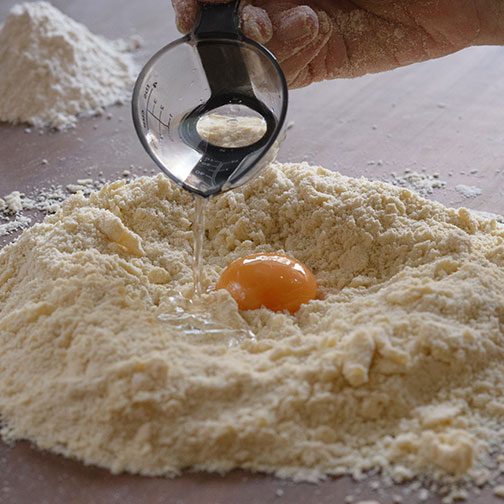 How To Make The Perfect Pie Crust How To | Gourmet Food Store Photo [3]