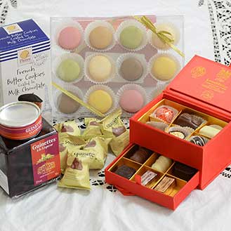 https://www.gourmetfoodstore.com/images/Product/icon/sweet-treats-gift-set-16767-1S-6767.jpg