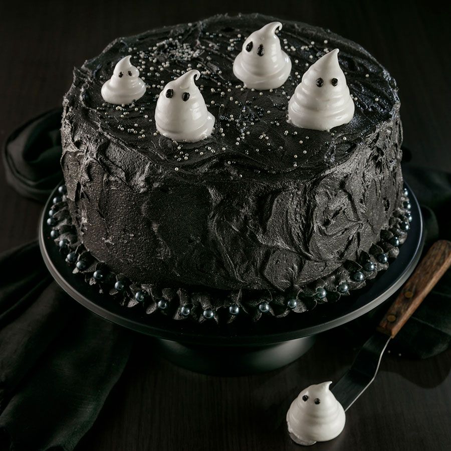 Spooky Halloween Chocolate Cake with Merengue Ghosts Recipe| Gourmet ...