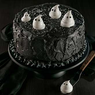 Meringue Ghosts Halloween Cake - Mom Loves Baking