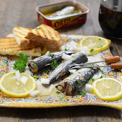 Traditional Spanish Sardines in Olive Oil Photo [1]